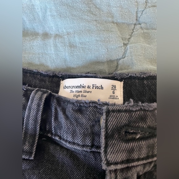 NWT Abercrombie the mom short ~ high rise. Size 28 - Picture 4 of 7